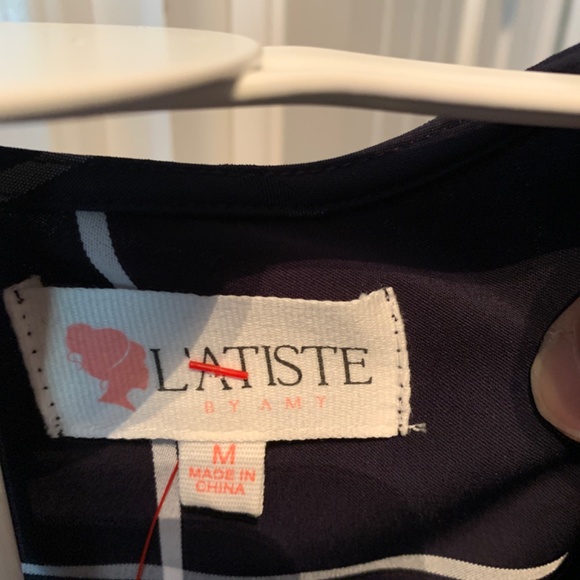 L’Atiste by Amy cropped tie front blouse. Never worn - Picture 2 of 5